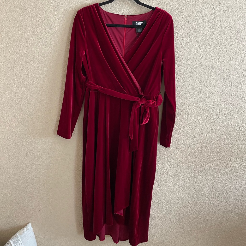 Dkny Women’s Size 14 Red Burgundy Tie Velvet Long Sleeve Surplice Neckline